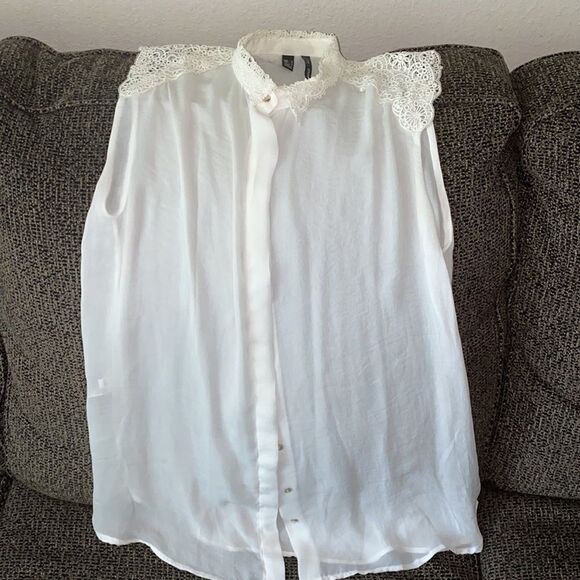 ✨Mango Eyelet Shoulder Sheer Tunic✨ - Picture 2 of 5